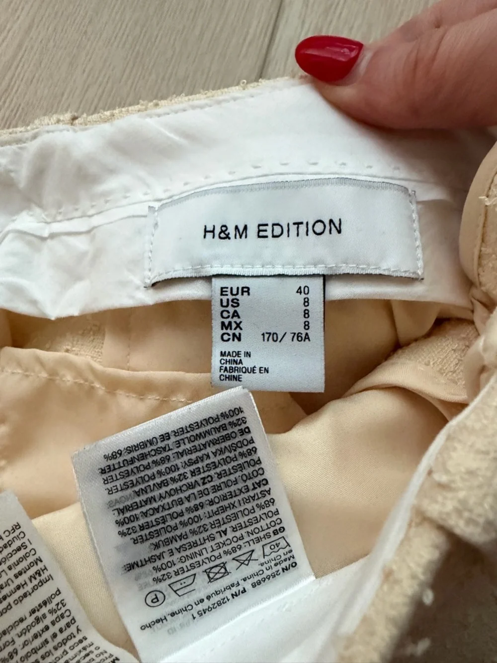 H&M Wide-Leg High-Waist Pleated Pants in Light Beige - Picture 4 of 5